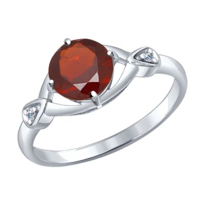 Серебряное кольцо с круглым гранатом и двумя фианитами